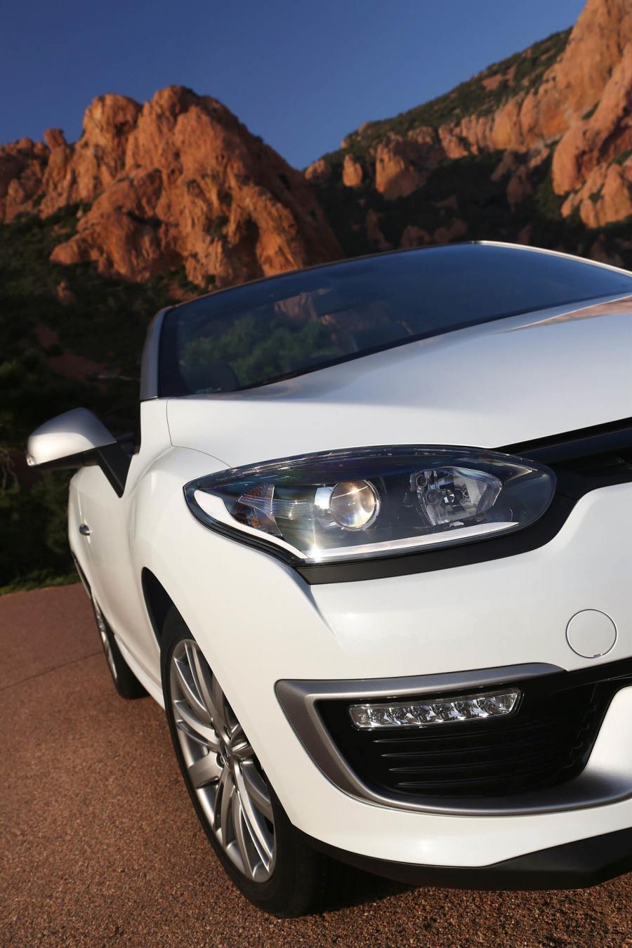  Renault Megane Coupe-Cabriolet 2015 года  (фото 19 из 36)